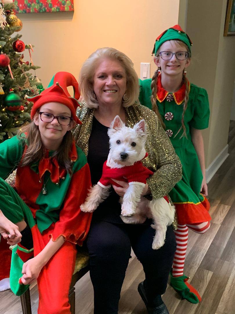  Madisen (sitting) and Cheyenne, my Christmas Elves and ‘Oliver’ 